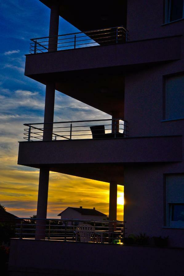 Apartments Lalea ザダル エクステリア 写真