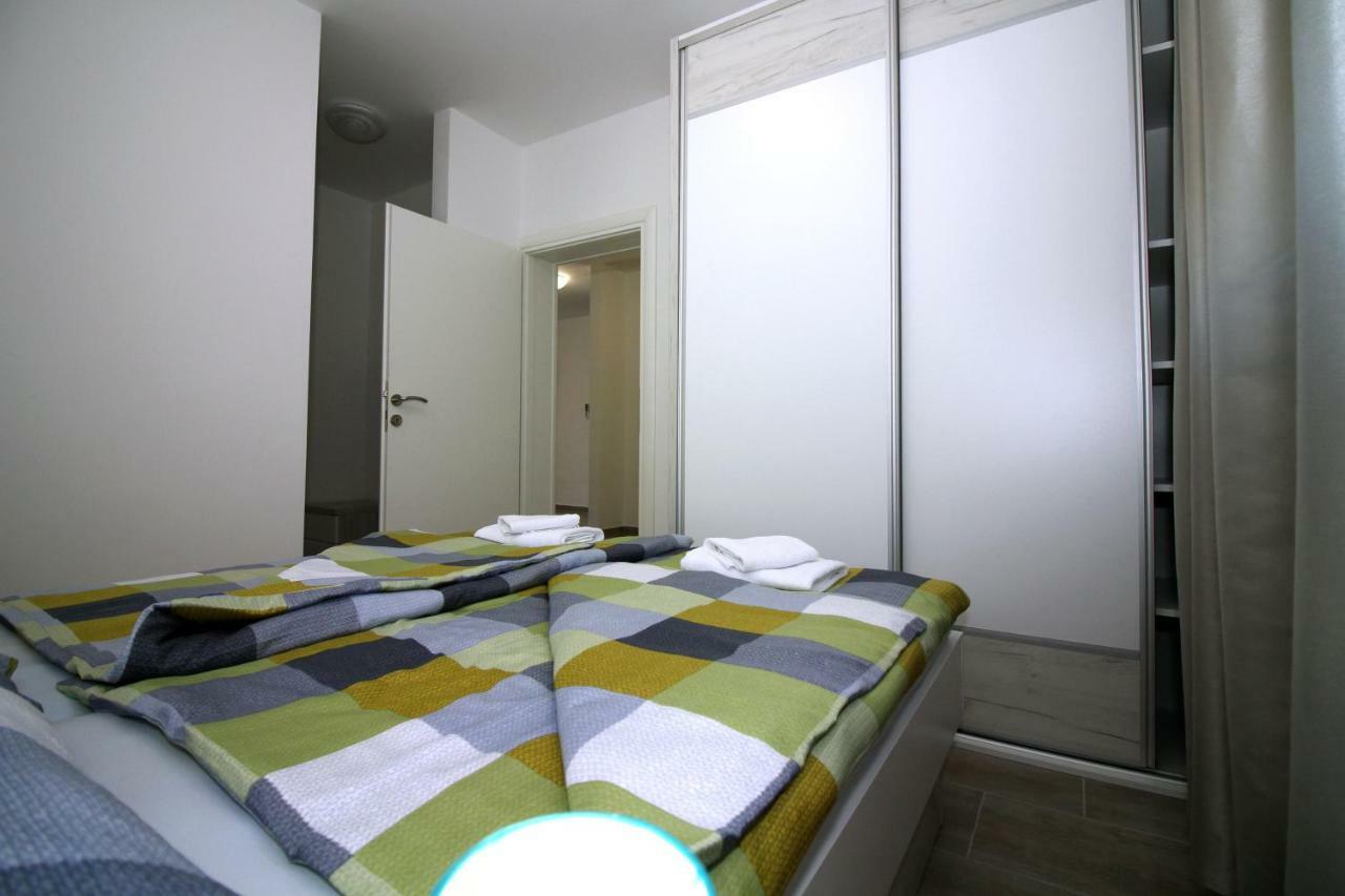 Apartments Lalea ザダル エクステリア 写真